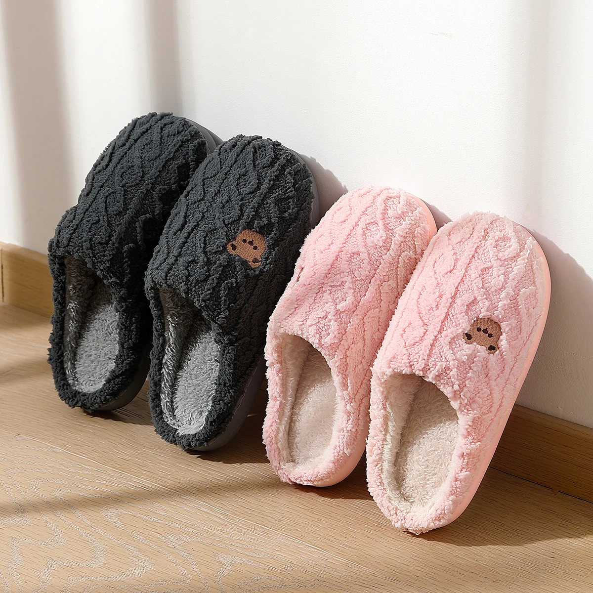 女性用毛毛绒棉スリッパ：あったかシューズとしての秋冬室内活用法