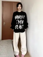 グラフィティ風アルファベットプリント長袖Tシャツ【男女兼用・ゆったりサイズ・コットン】