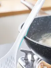 大きなストレーナーキッチン用長柄お玉【餃子・麺取り・油脂付き・多用途】