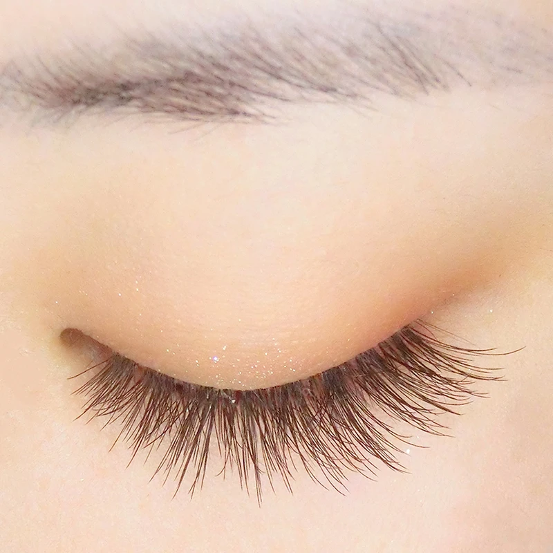 厚みがありナチュラルな3D立体コスプレ用つけまつげの使い方と効果