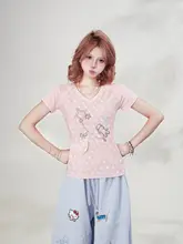 星柄プリントのVネック短袖Tシャツ【レディース・カジュアル・スリムフィット】