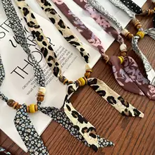 ヴィンテージ調 カシューナッツ花デザインのビーズ付きスカーフネックレス【デザイン性の高い小物・リボン付き】