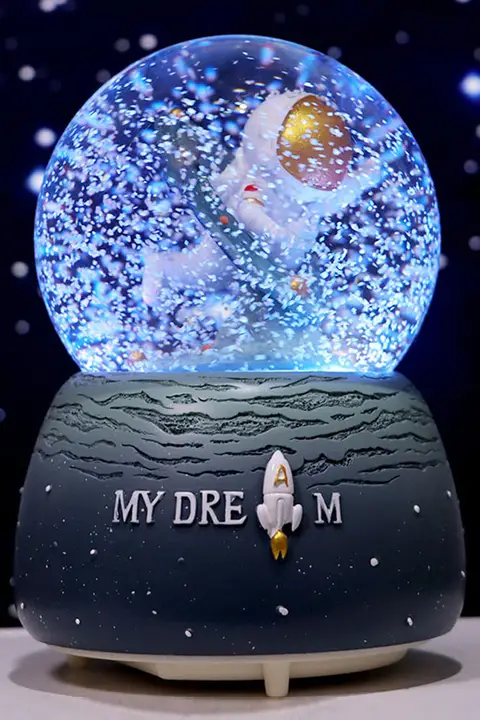 宇宙飛行士のクリスタルボール音楽ボックス【雪が舞う・誕生日プレゼントに最適】