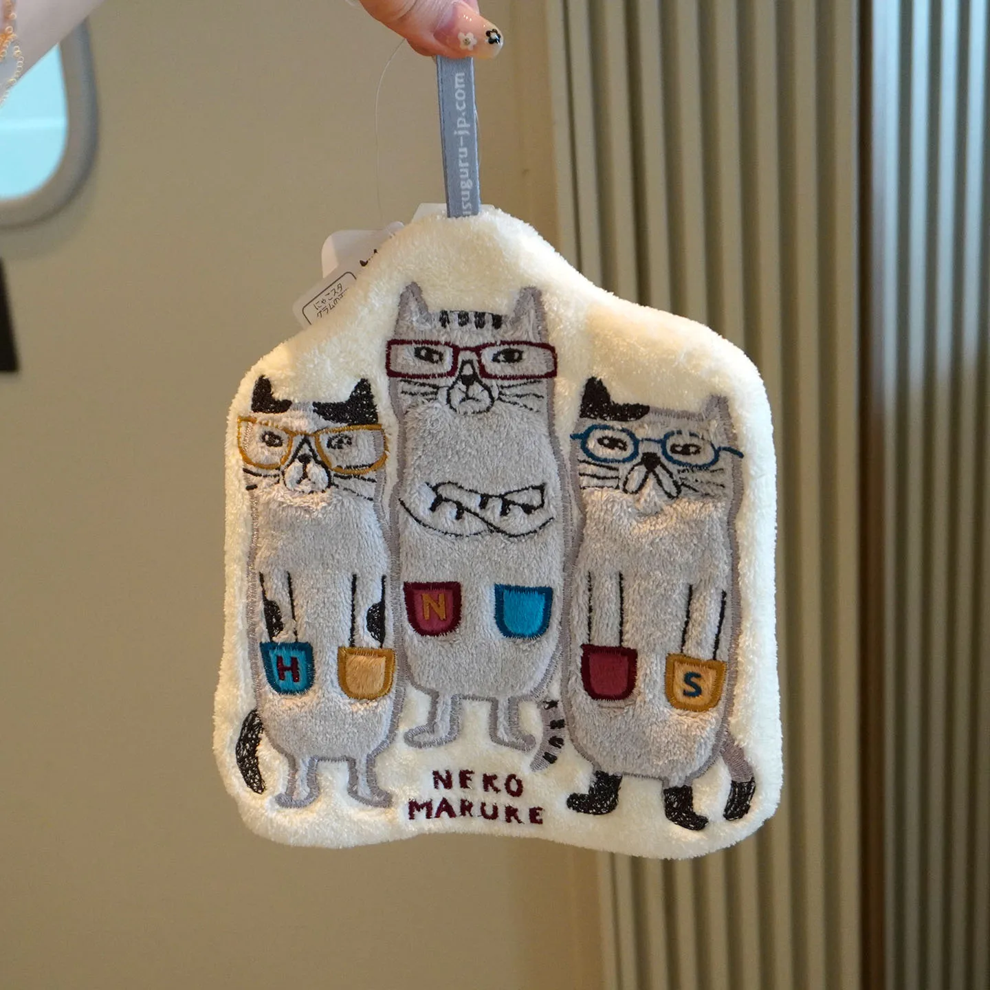 刺繍入りハンドタオル：超吸水性と柔らかさを実現する日常使いの理想品