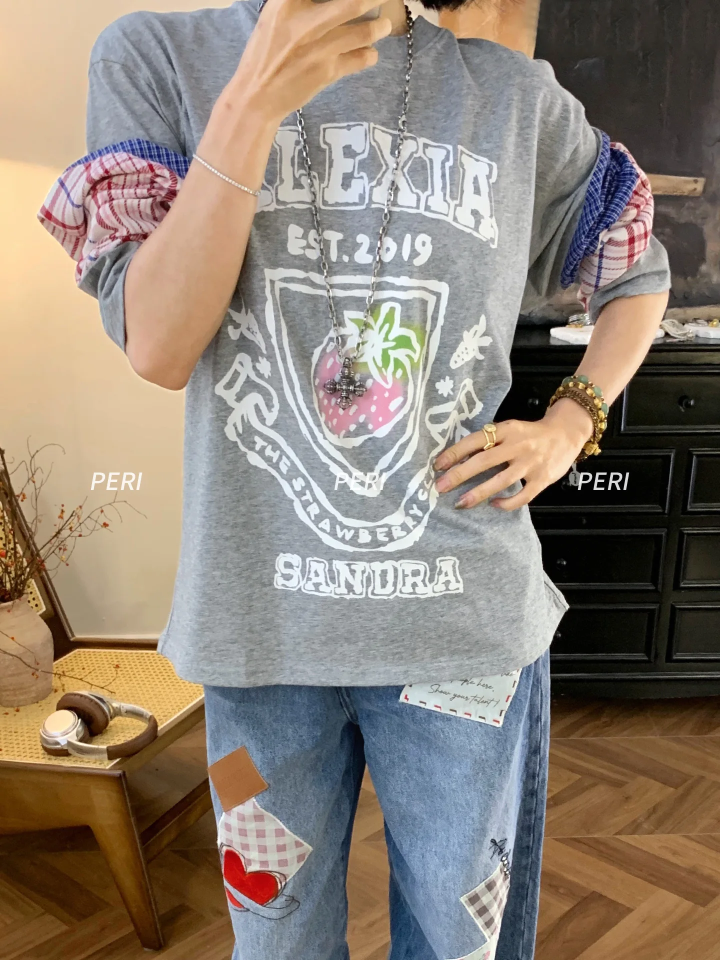 アレキサンダーワンTシャツをどう選ぶ？春から秋にかけて使える「ストロベリープリントチェック」の本当の魅力とは