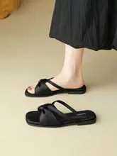 シンプルなフラットサンダル【ブラック・春夏用・スカートと相性抜群】
