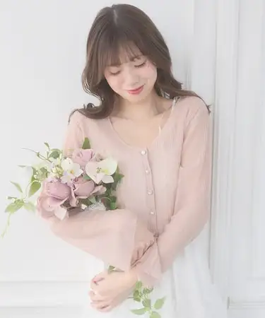 女性用 ベーシックデザイン 丸首長袖ニット【スリムフィット・多用途・甘美な印象】