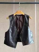 ラムレザー製 レディース ベスト【Vネック・斜めボタンデザイン・スリーブレス・フィット感あり】