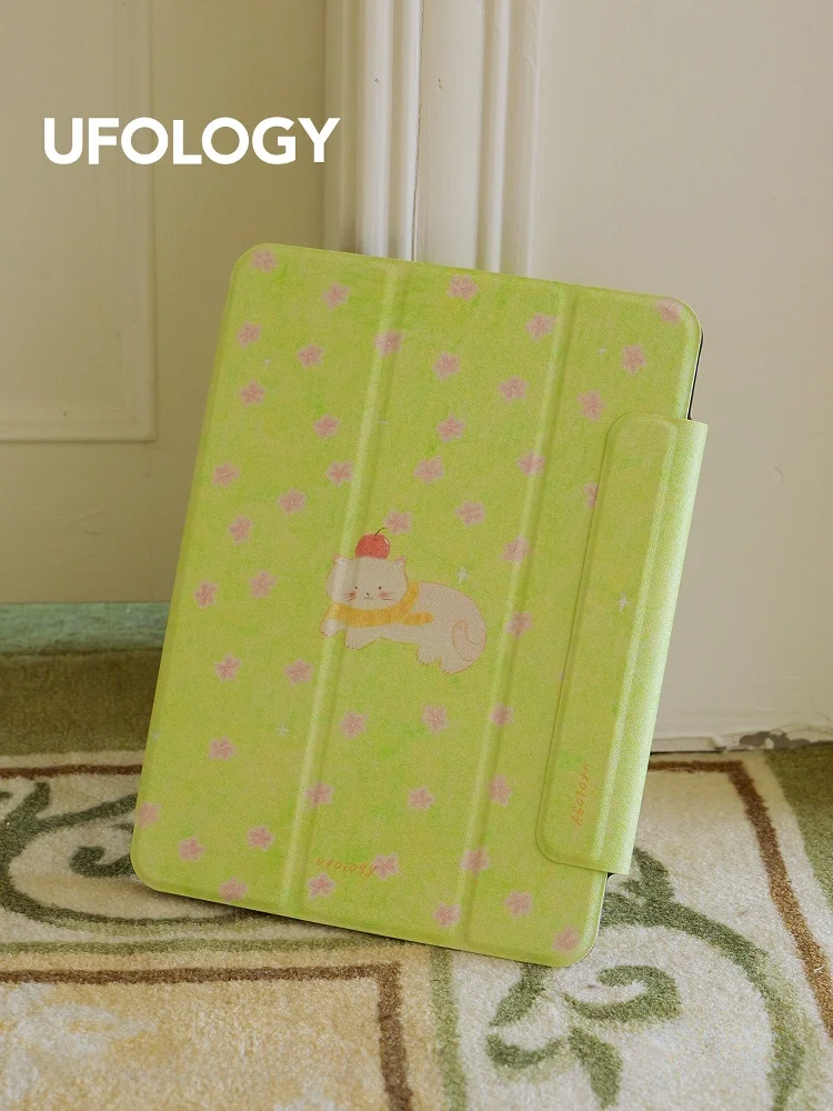 aukey と UFOLOGY の保護ケースで迷うなら、この猫デザインが最適な理由は？