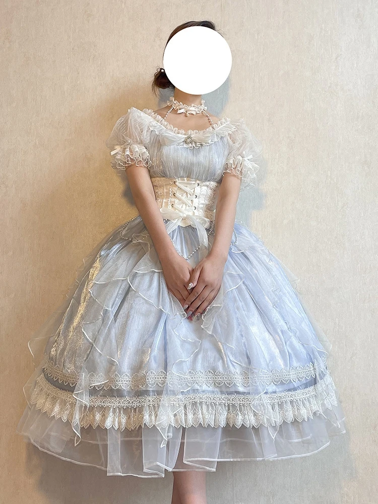 パステルピンクとネイビーブルーのコントラストで、日常を彩るベストなドレスは？
