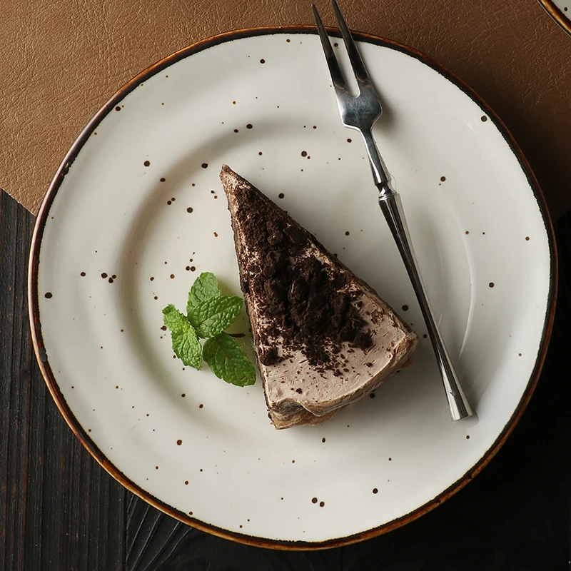 インスタ風レトロサラダプレート：日系デザインの瓷製平皿が提供する食器の新しいスタイル