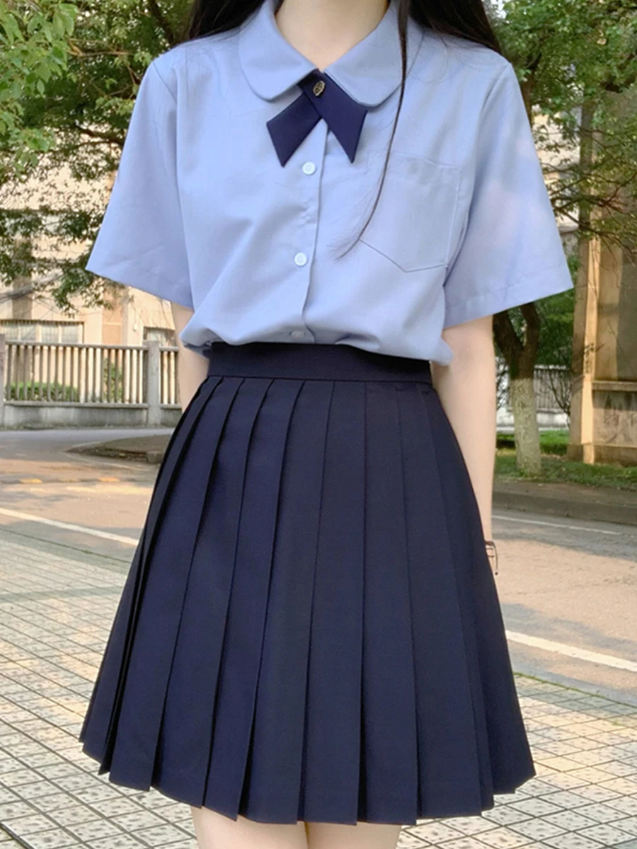 プリーツスカート コーデ 完全ガイド｜トップス選びの7つのルールと実際のアイテム