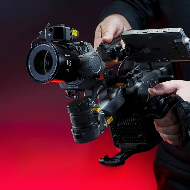 mirrorless camera にぴったりのレンズはどれ？全画幅対応のオートフォーレンズが解決するリアルな悩み
