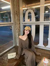 カジュアルな快適感の秋用女性服【スタイル・トップスとパンツのセットアップ対応】