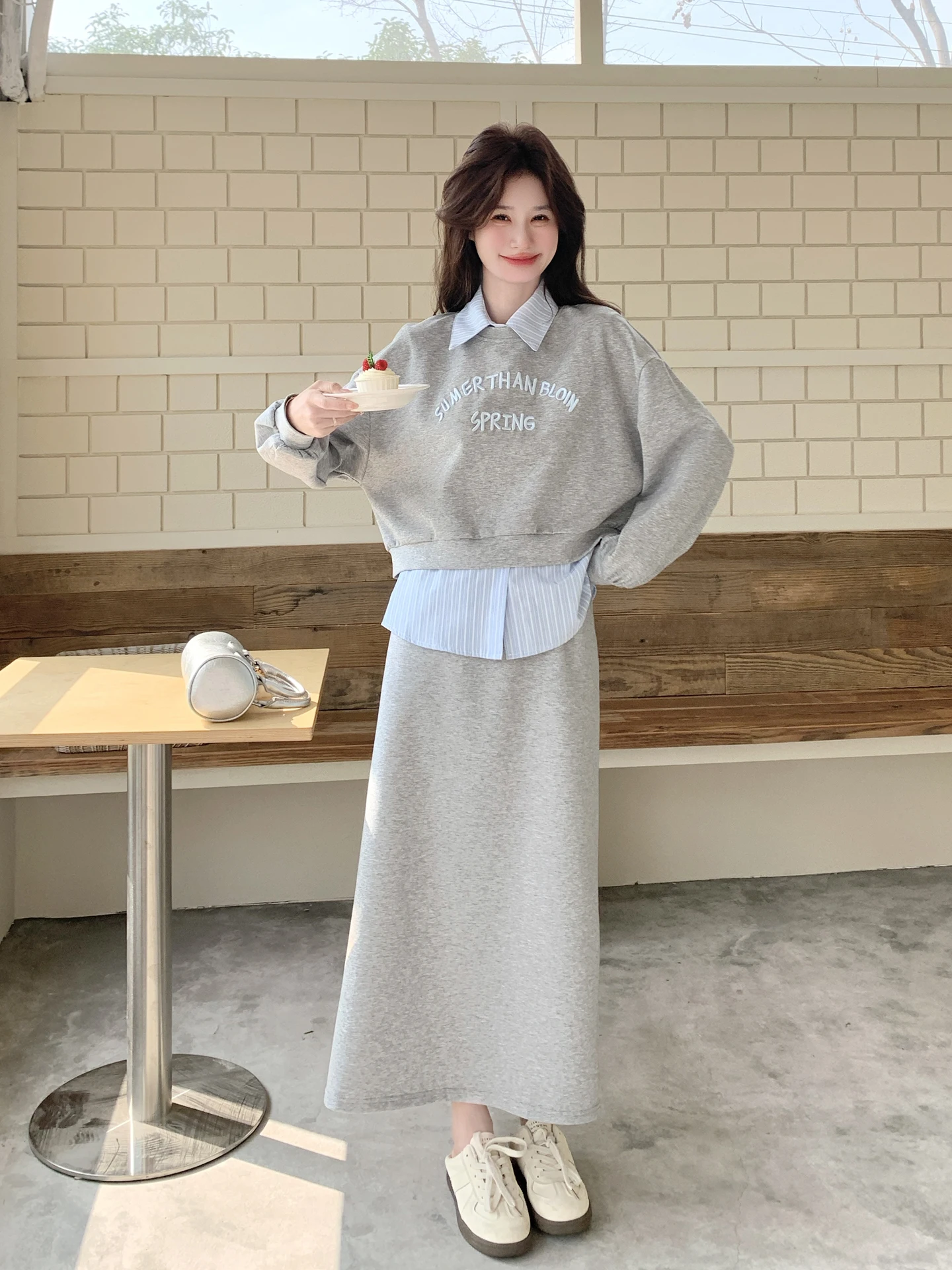 韓国風カジュアルスウェットワンピース：20代女性の春トレンドに最適なスタイルアップアイテム