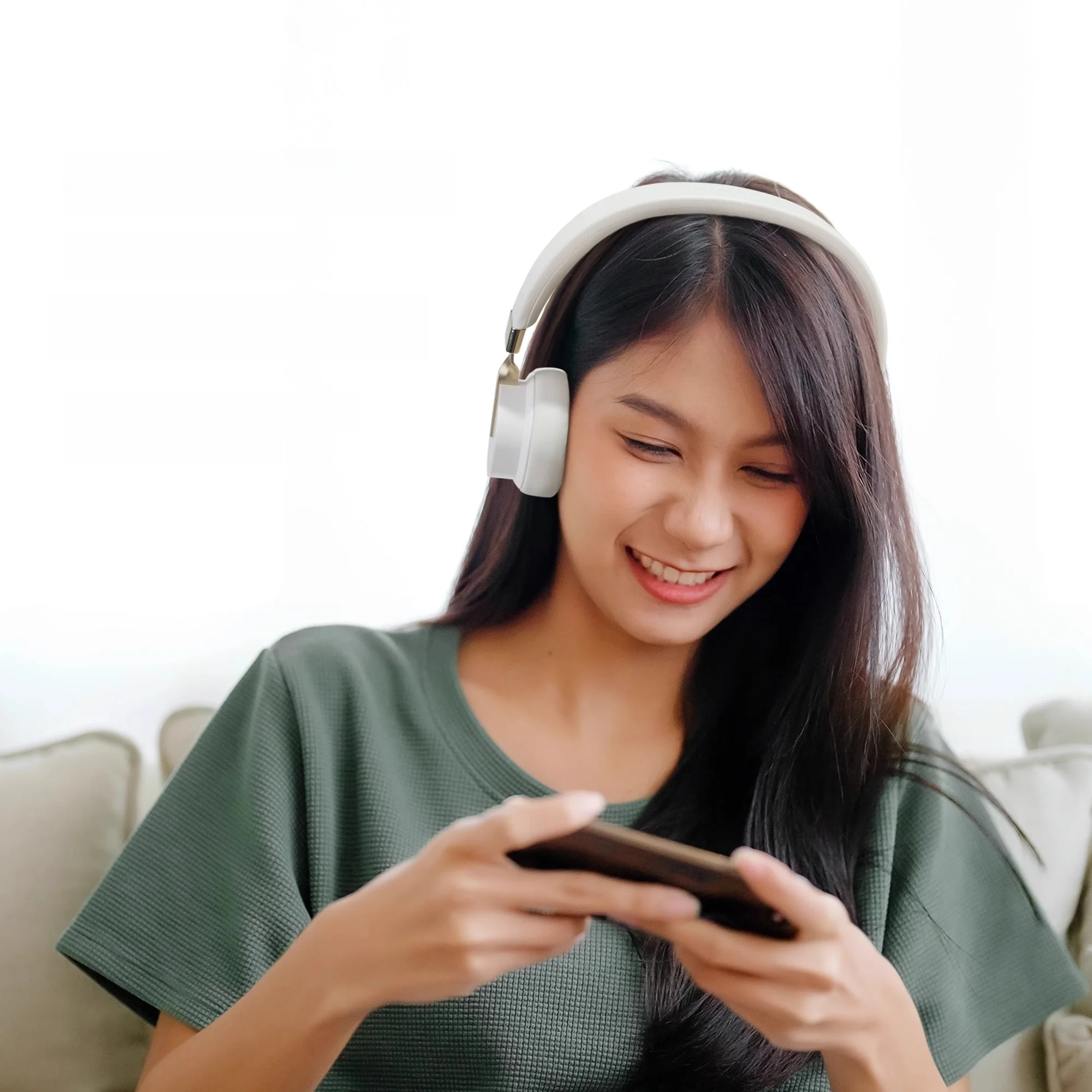 高級ワイヤレスBluetoothヘッドフォンの品質は？ノイズキャンセリングとコンパクトデザインの実証