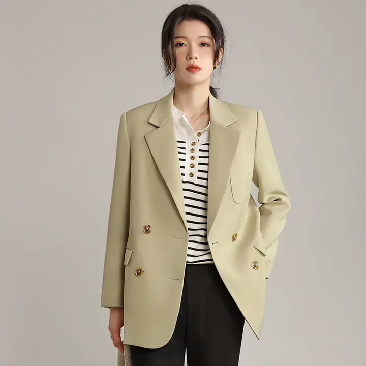したデザインの女性用ジャケット【春秋・軽め・高級感】