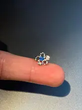S925製シルバー製のブルーキュービックジルコニアミニフラワーピアス【アンバランスデザイン・ファッション・通勤用】