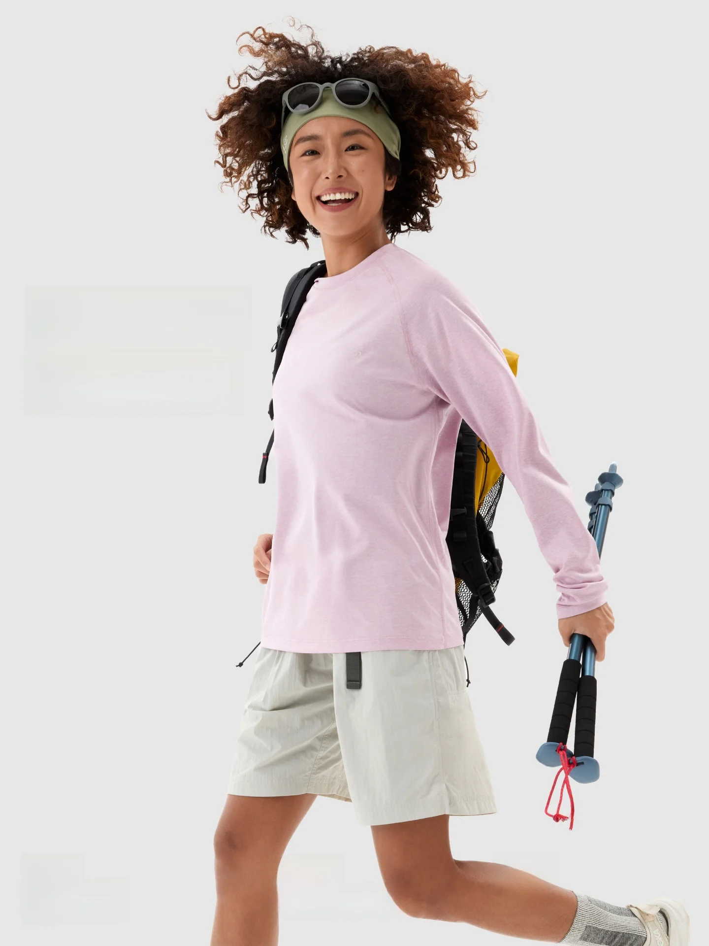 アウトドアライフで快適に過ごすための、1着で解決するTシャツは？