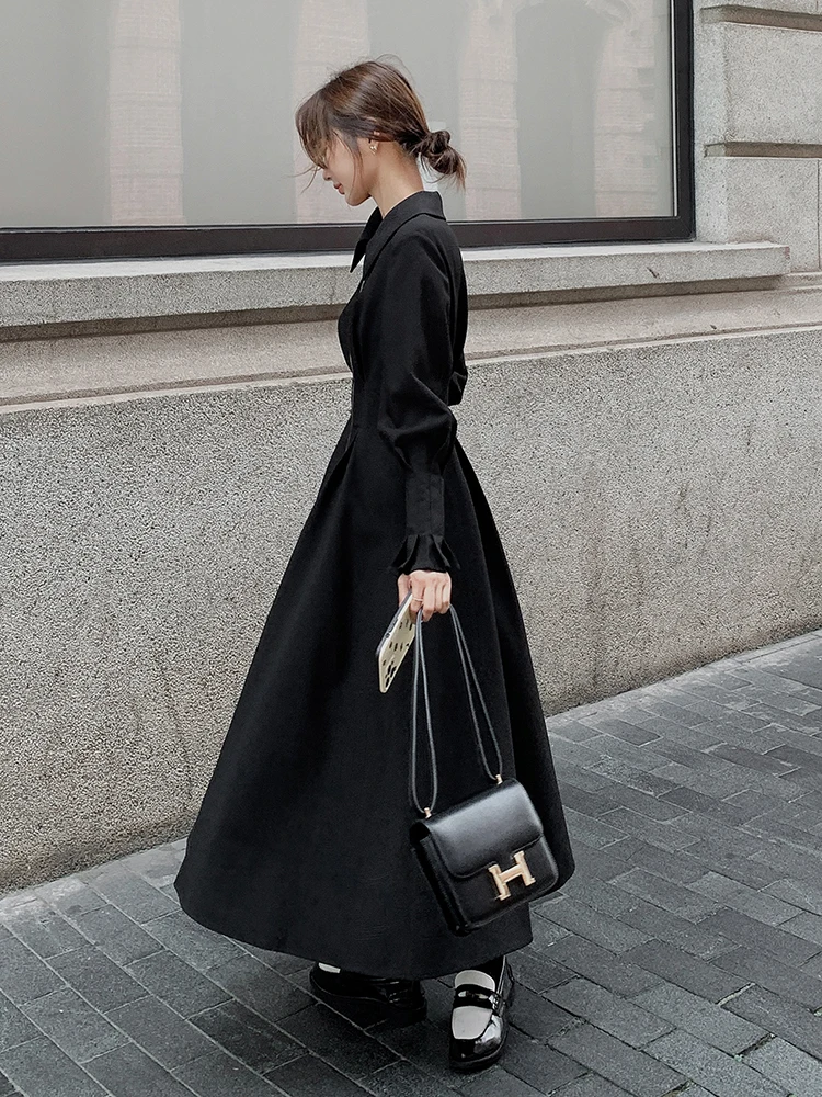 「黒のウエストタイトドレス」を選ぶべきタイミングは？