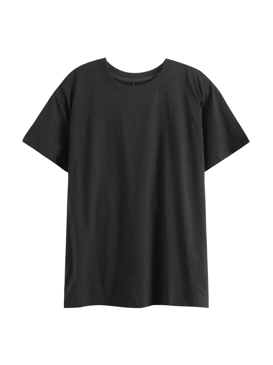 夏に着るTシャツは、どう選ぶ？肌触りと着こなしのバランスが鍵