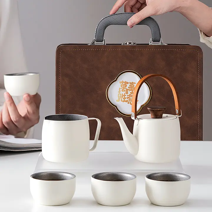 アウトドア用携帯茶器セット【一つの茶壺と四つのカップ付き・キャンプ用・旅行に最適】（セットアップ対応）