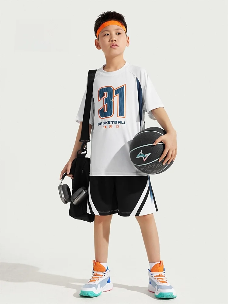 モード系Tシャツとは何か？通気性のあるスポーツ用Tシャツ【キッズ・ニット生地・ショートスリーブ】の実際の特徴と使い方