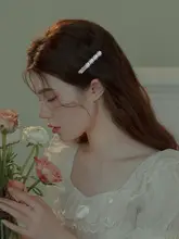 清透感溢れるフレンチスタイルのパール付きヘアクリップ【女性用・サイドクリップ・デザイン】