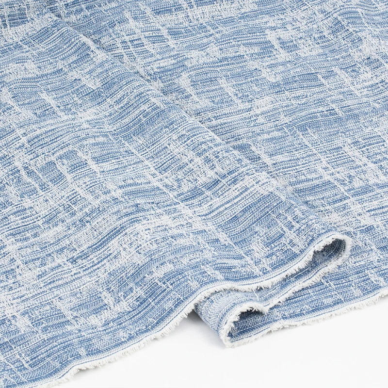 青いウォッシュドデニム生地：厚手提花タイプの手作り服装デザインに最適な素材