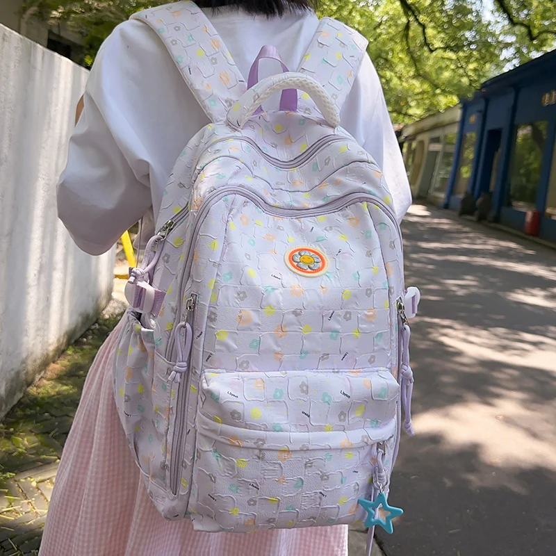 中学生彼女向け大容量バックパック：32x14x45cmの実用性と軽量設計を徹底解説