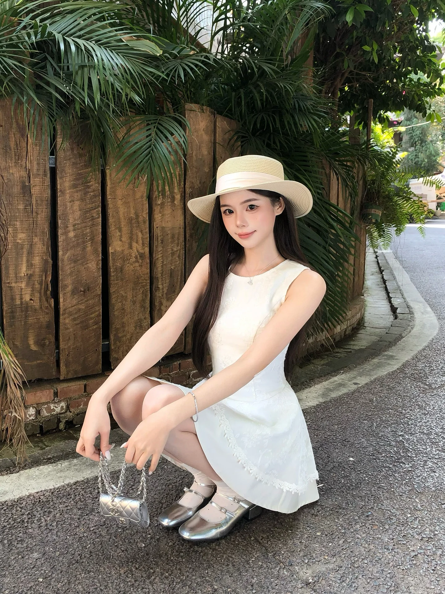 40代の女性が通勤で悩む「着るだけで気分が上がる」ドレスは？