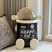 ユニークな宇宙飛行士デザインのゴミ箱【立ち姿・座り姿・愛らしいインテリアアクセサリー】