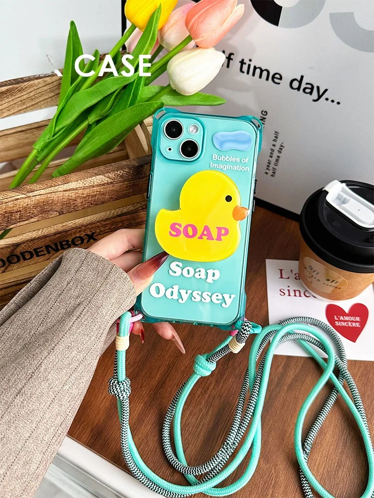風呂にスマホを置くのは安全か？かわいい小黄鸭デザインのケースが解決するリアルな悩み