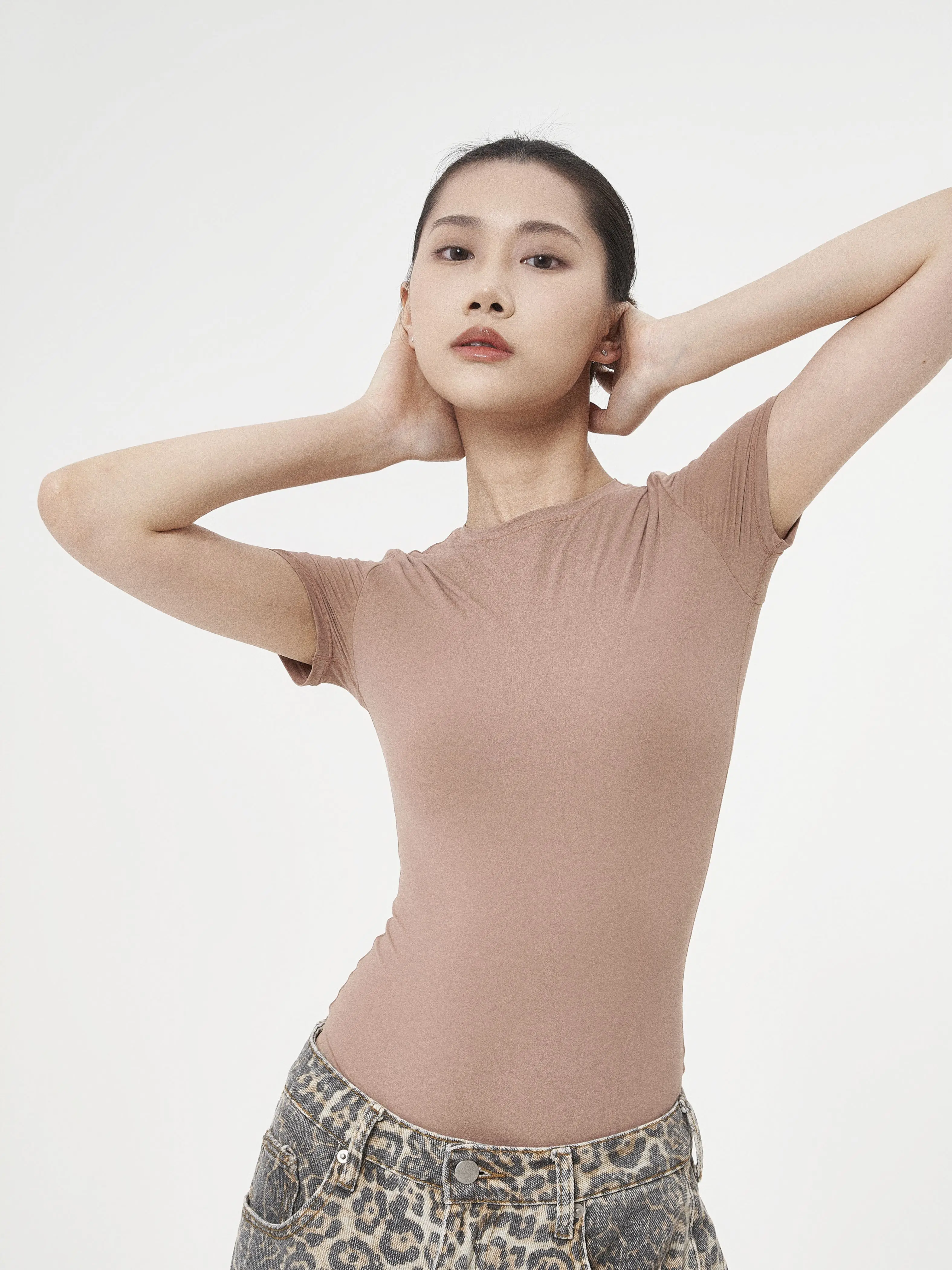 大人可愛い服 50代コーデ | 着心地と自然さを重視したヌードカラーボディスーツの選び方