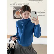 高知デザインのクラインブルー 長袖ニットトップス【極上の柔らかさ・タートルネック】