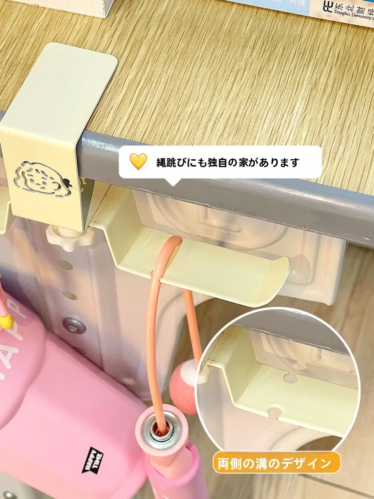 机上用バッグフックは本当に必要？学生時代の整理術に革命をもたらすアイテムとは