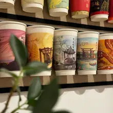 おしゃれなカフェスタイルのマグカップ収納パネル【壁掛けデコレーション・マルチポケット】