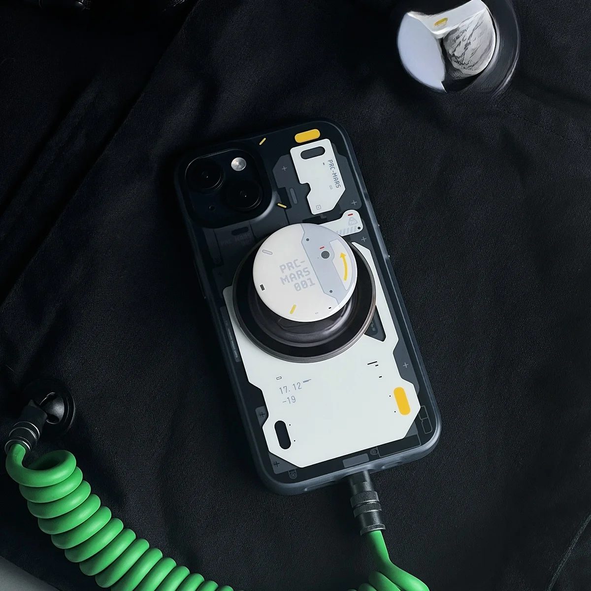 スマホホルダー自転車で落ちないのは、本当に可能なのか？宇宙型マグネットスタンドが解決するリアルな使い方