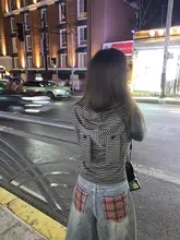 アメリカンスタイルのフード付きヴィンテージストライプミニTシャツ【スリムフィット・可愛いデザイン】