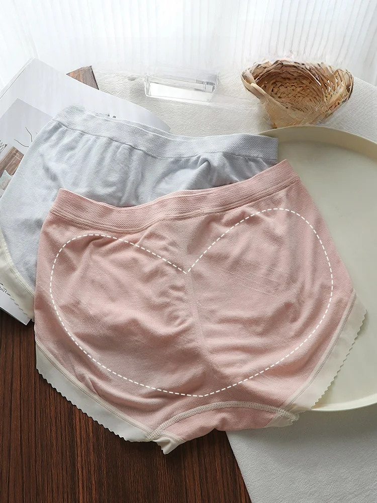 「おっぱいパンツ」を選ぶときに迷うのは、本当に素材かデザインなのか？