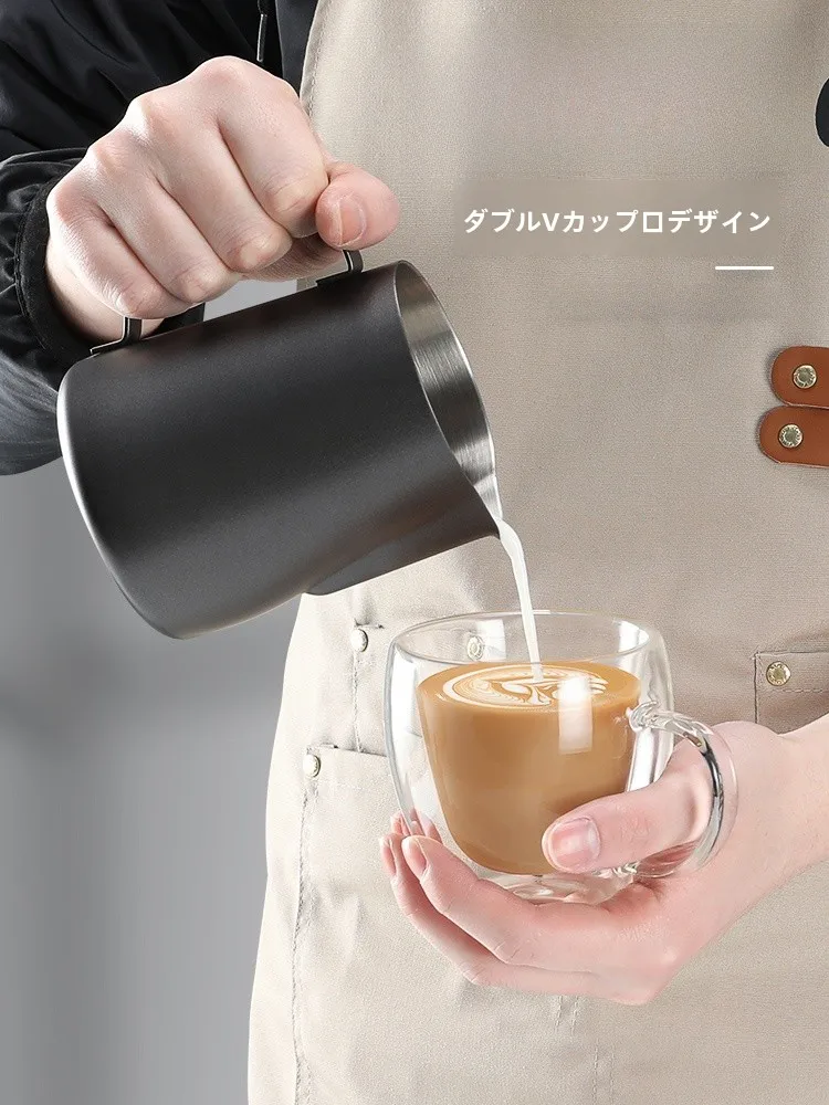 304ステンレス製 コーヒーラテアートピッチャー：業務用での安定したミルクスチーマーとしての実用性