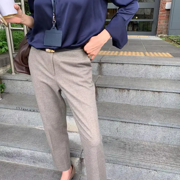 快適なストレートパンツ【秋用・細身・カジュアル】（セットアップ対応）