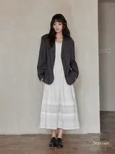 春にぴったりの独特なデザイン！深灰色のスーツジャケット【小柄向け・高級感あふれる仕立て】