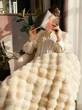 極上の柔らかさ ウサギ毛ファー毛布【オフィス用・冬のひざ掛け】