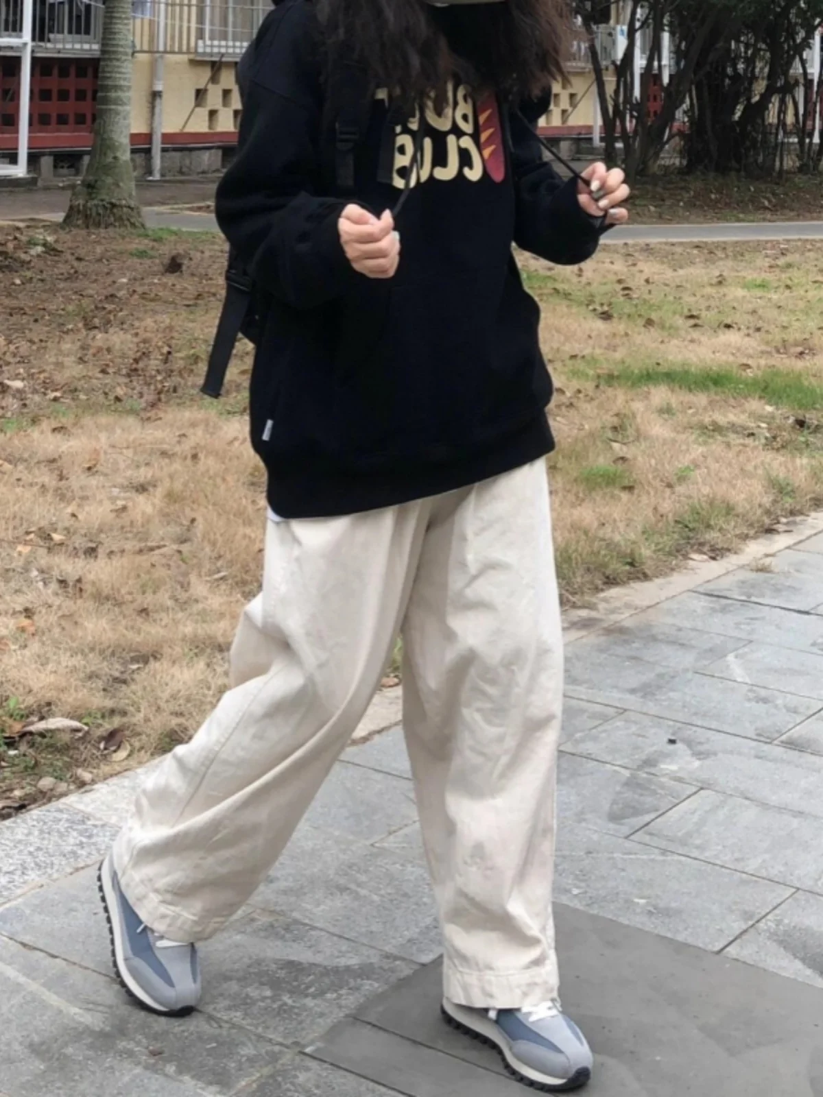 大人可愛いの本質とスタイル作りを徹底解説｜ハイウエストパンツの役割