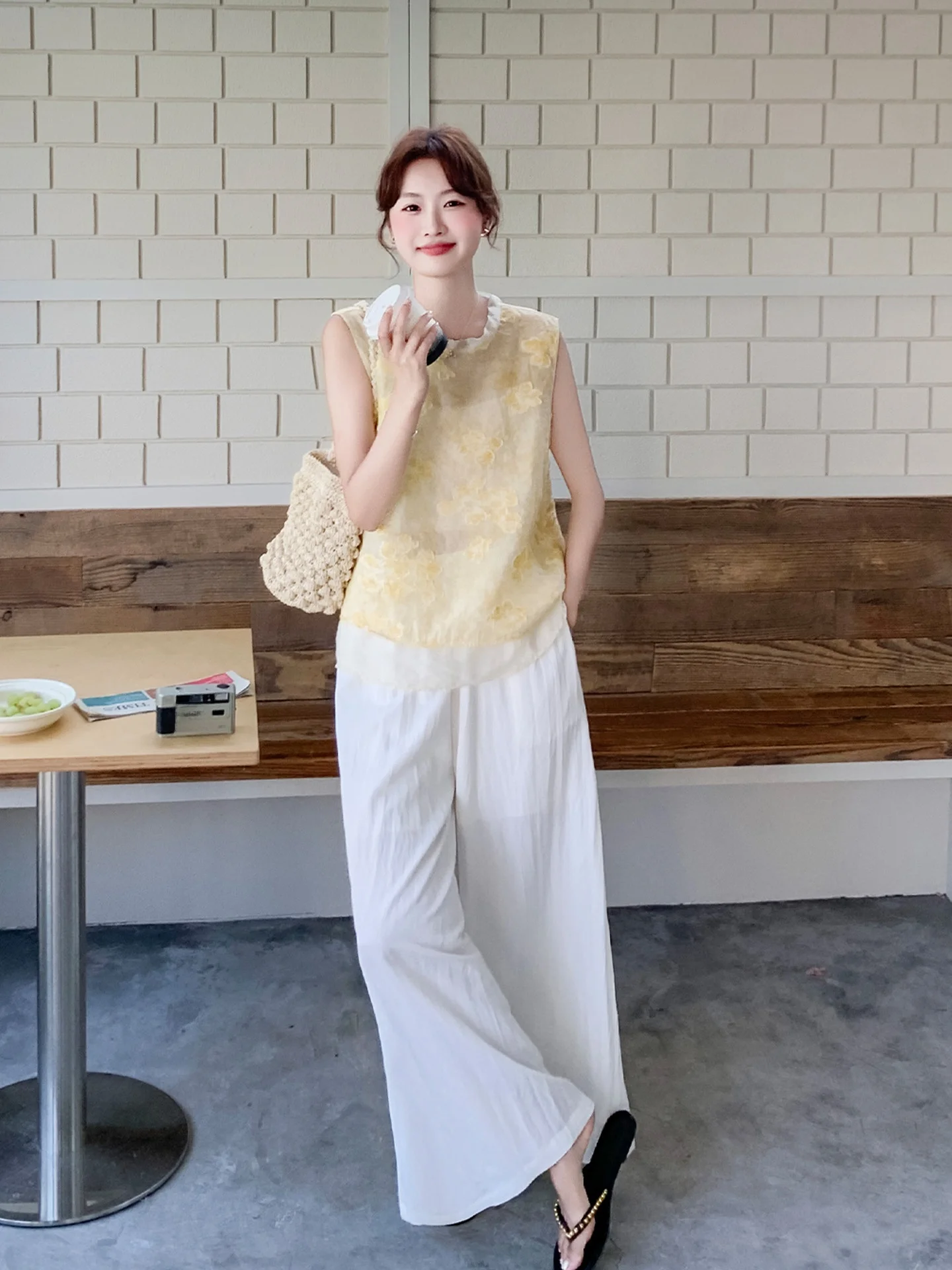 自分に合った服を選ぶには？淡い黄色の新中式トップスが教えてくれた、夏の着こなしの真実
