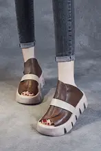 厚底レトロデザインの本革フラットサンダル【オープントゥ・女性用】