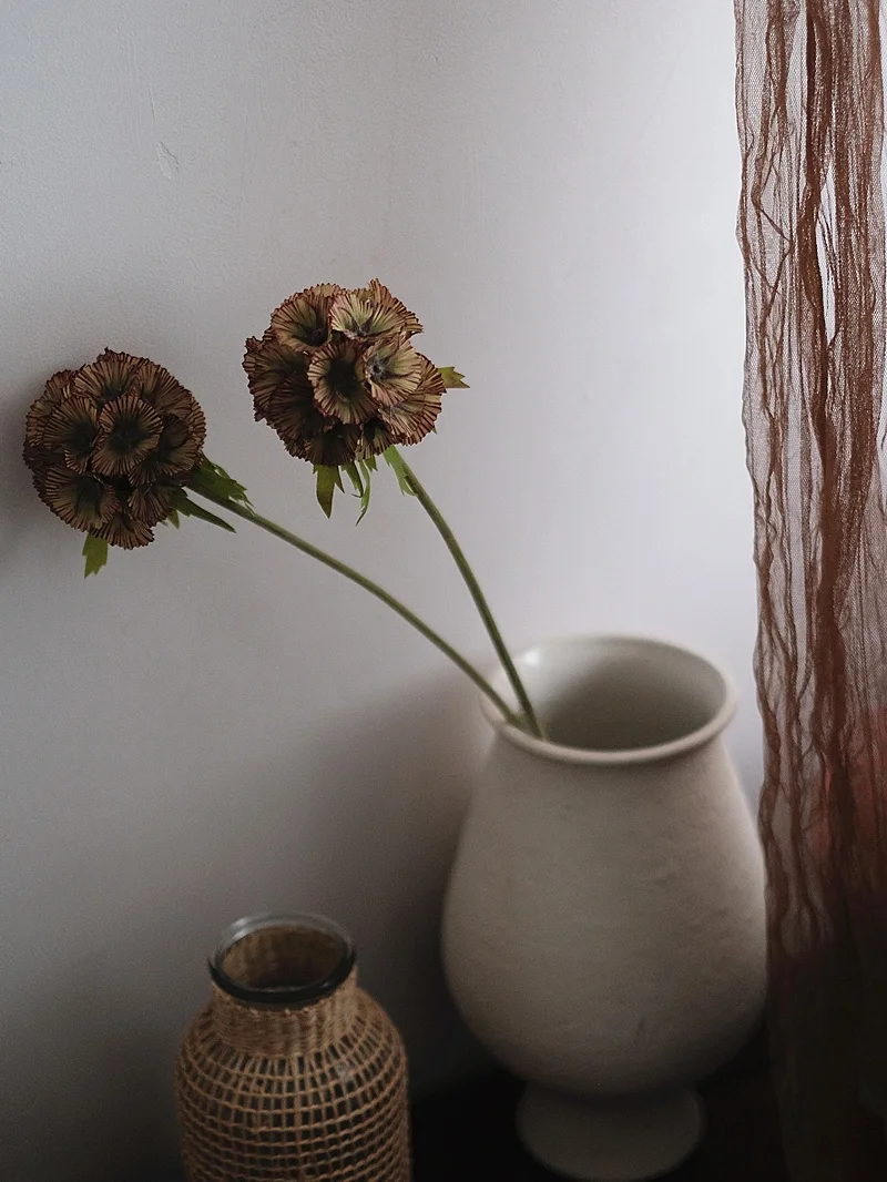 高級感あふれる偽物の花のインテリア装飾：リビング用グリーンフラワーアレンジメントの実用性と適用シーン