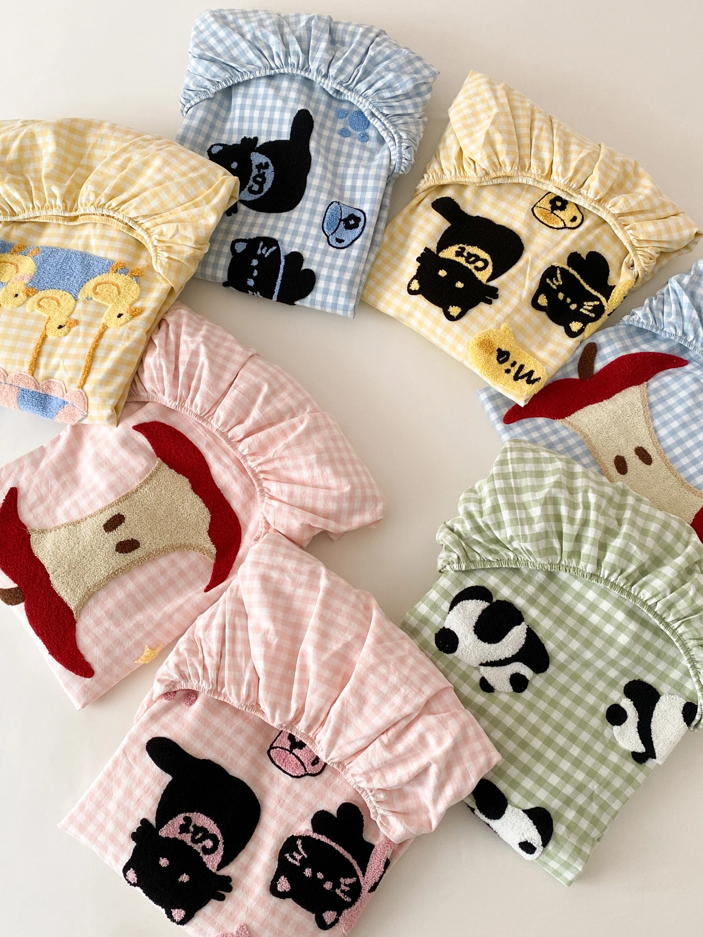 全棉刺繍夏用掛け布団：親肌感と通気性を実現するクイーンサイズの涼しい選択肢