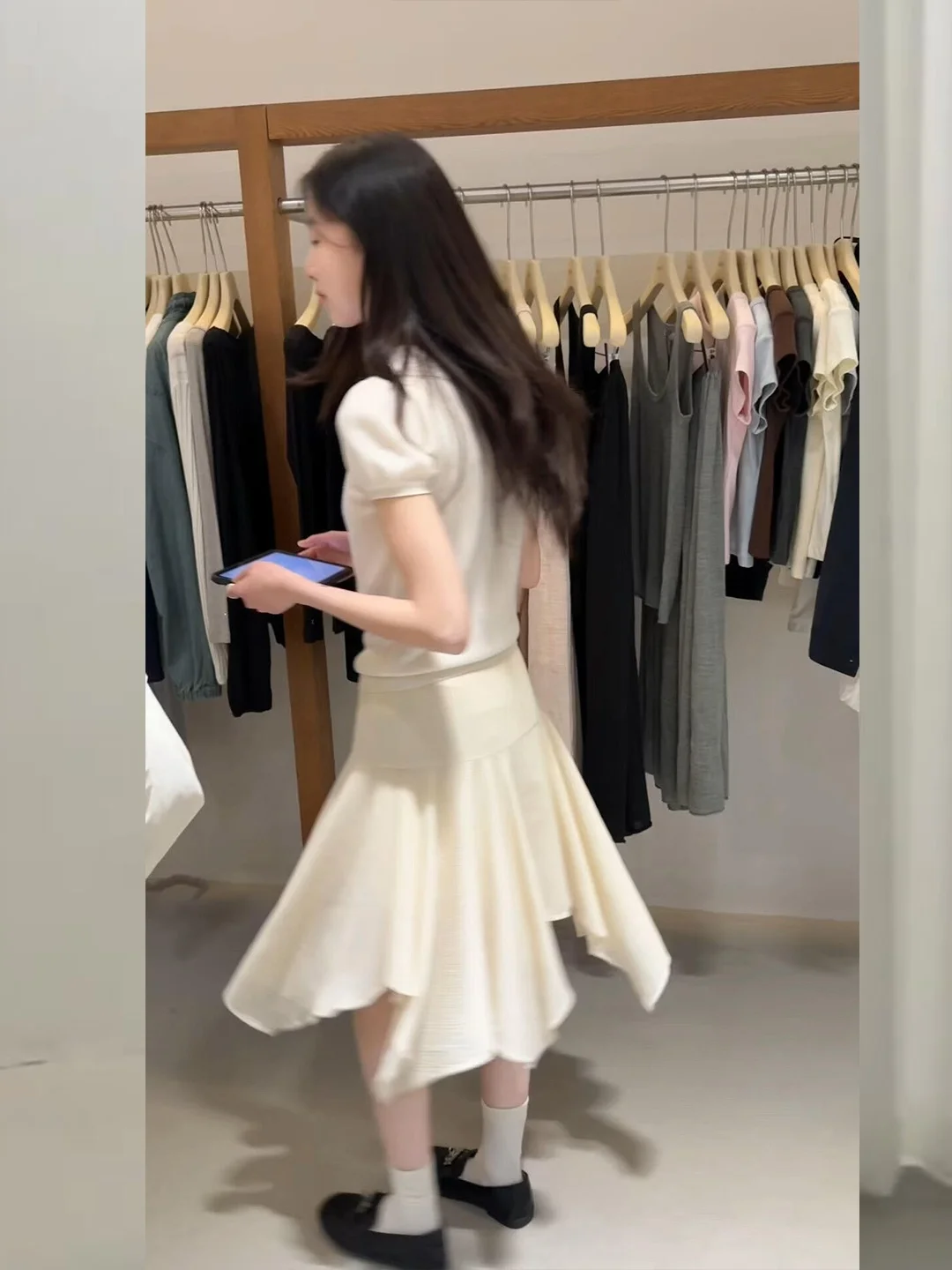 20代前半の春服選びで迷うな  ら、この1着で解決できる？